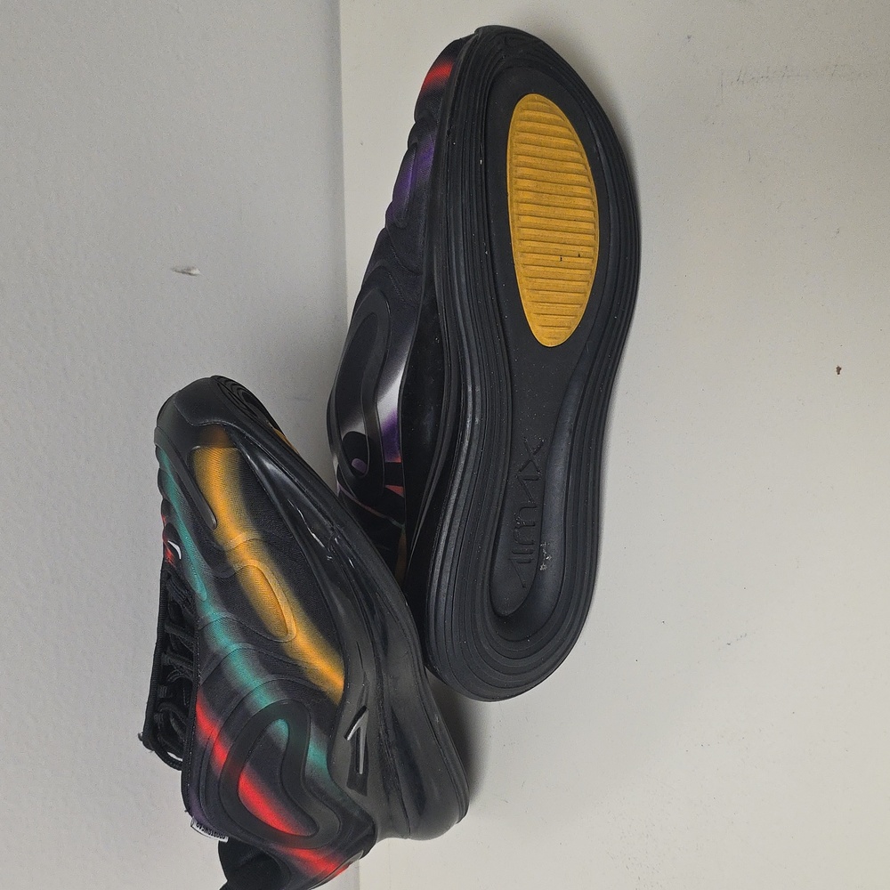 Nike AirMax Sneakers - Picture 4 of 6